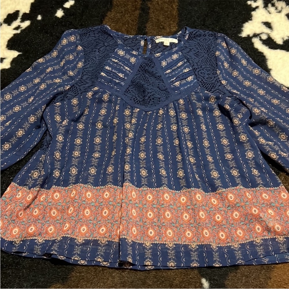 Love fire blue and pink boho flower lace top size large